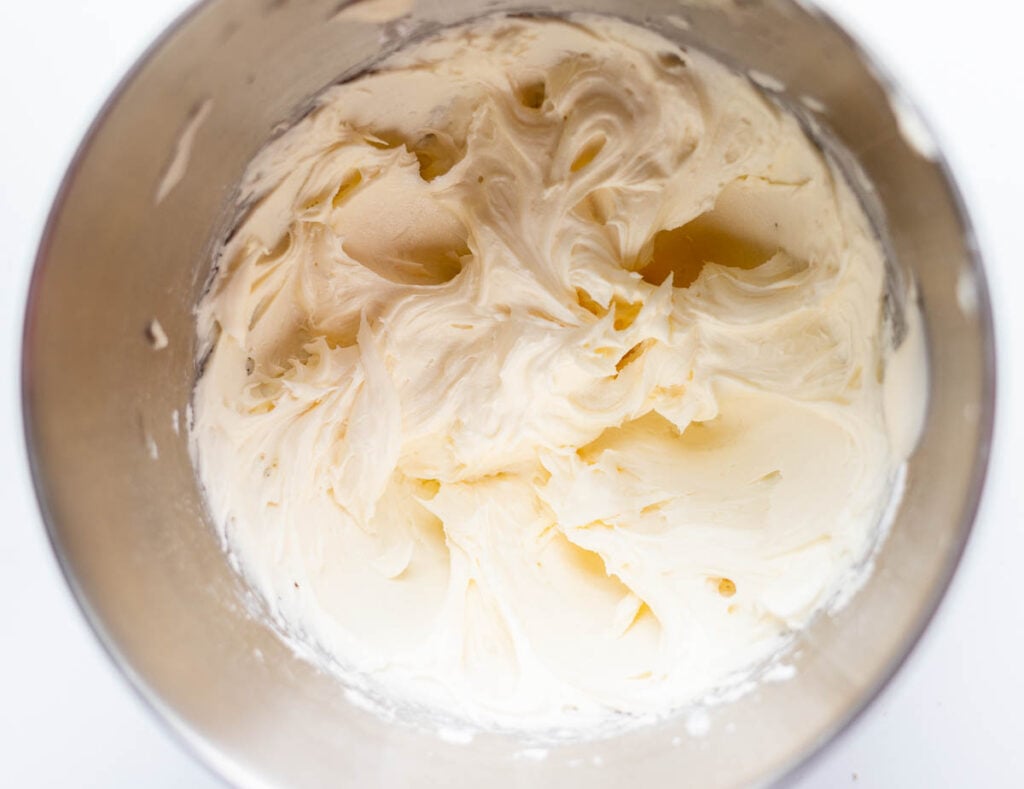 The BEST RumChata Cupcakes (with Cake Mix) ⋆ DelMarValicious Dishes